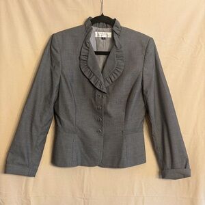 Tahari Arthur S. Levine Size 6 Blazer Jacket Gray Pinstripe Ruffle Collar Button